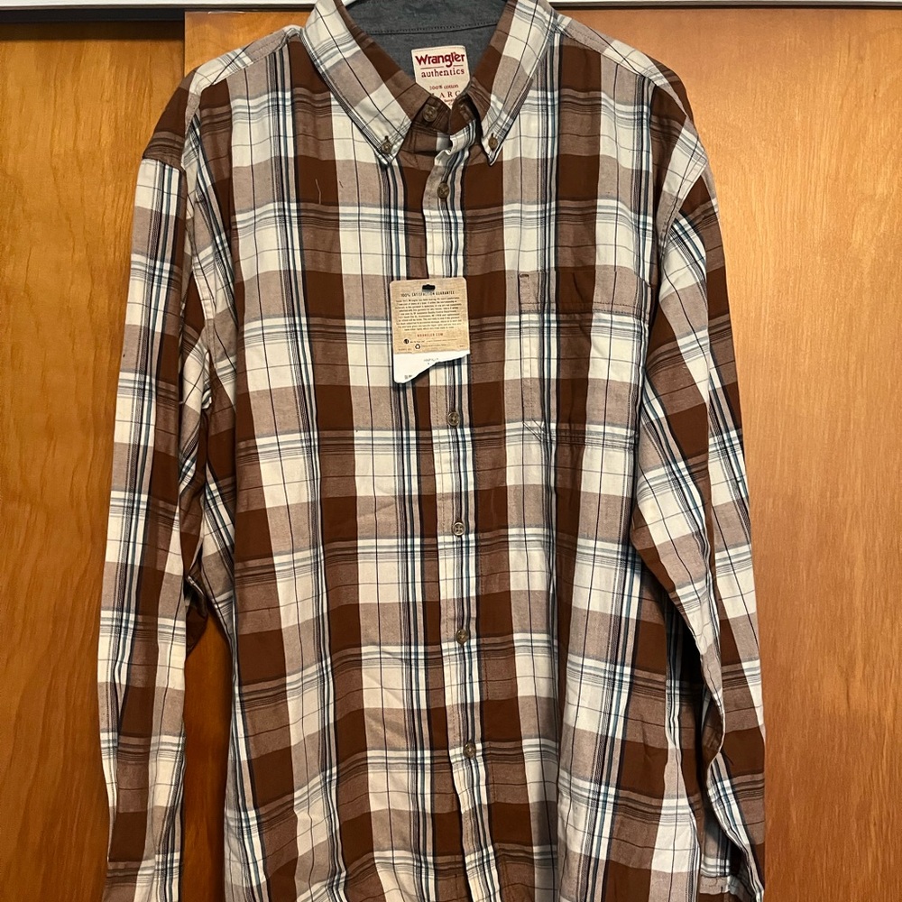 Wrangler Men's Brown and White Plaid Shirt